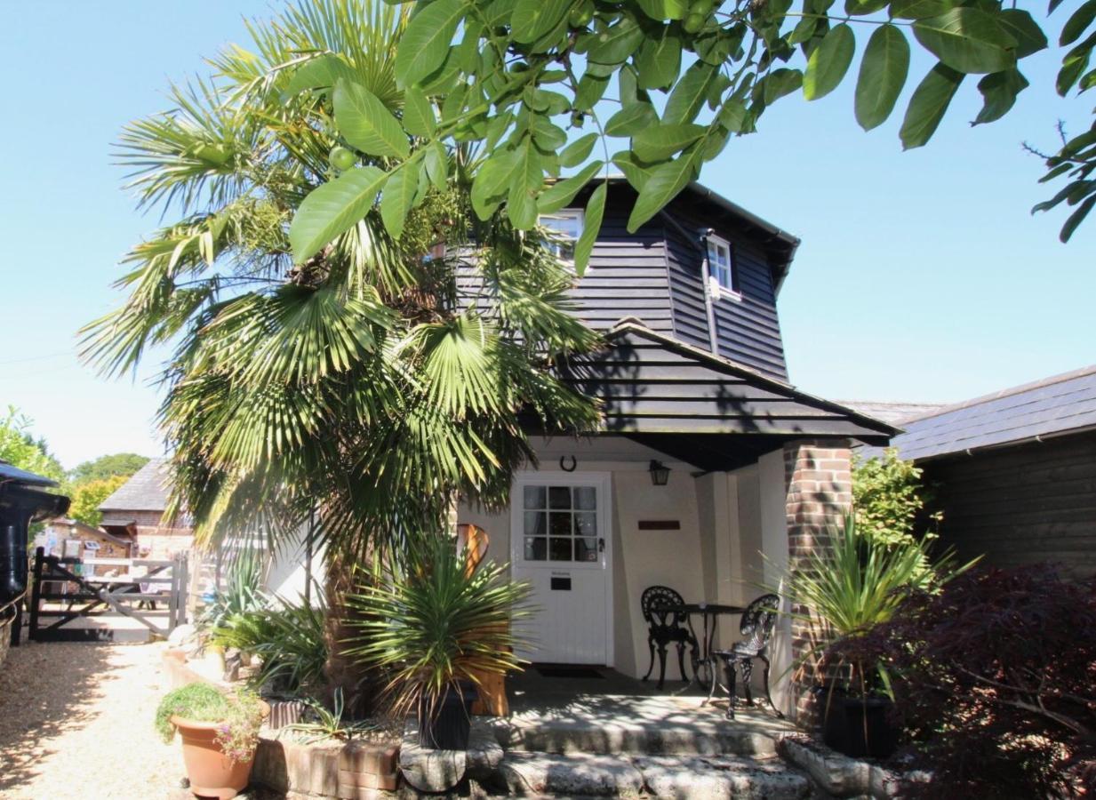 Hunston Mill Self Catering Dog Stay For Free Chichester Eksteriør billede