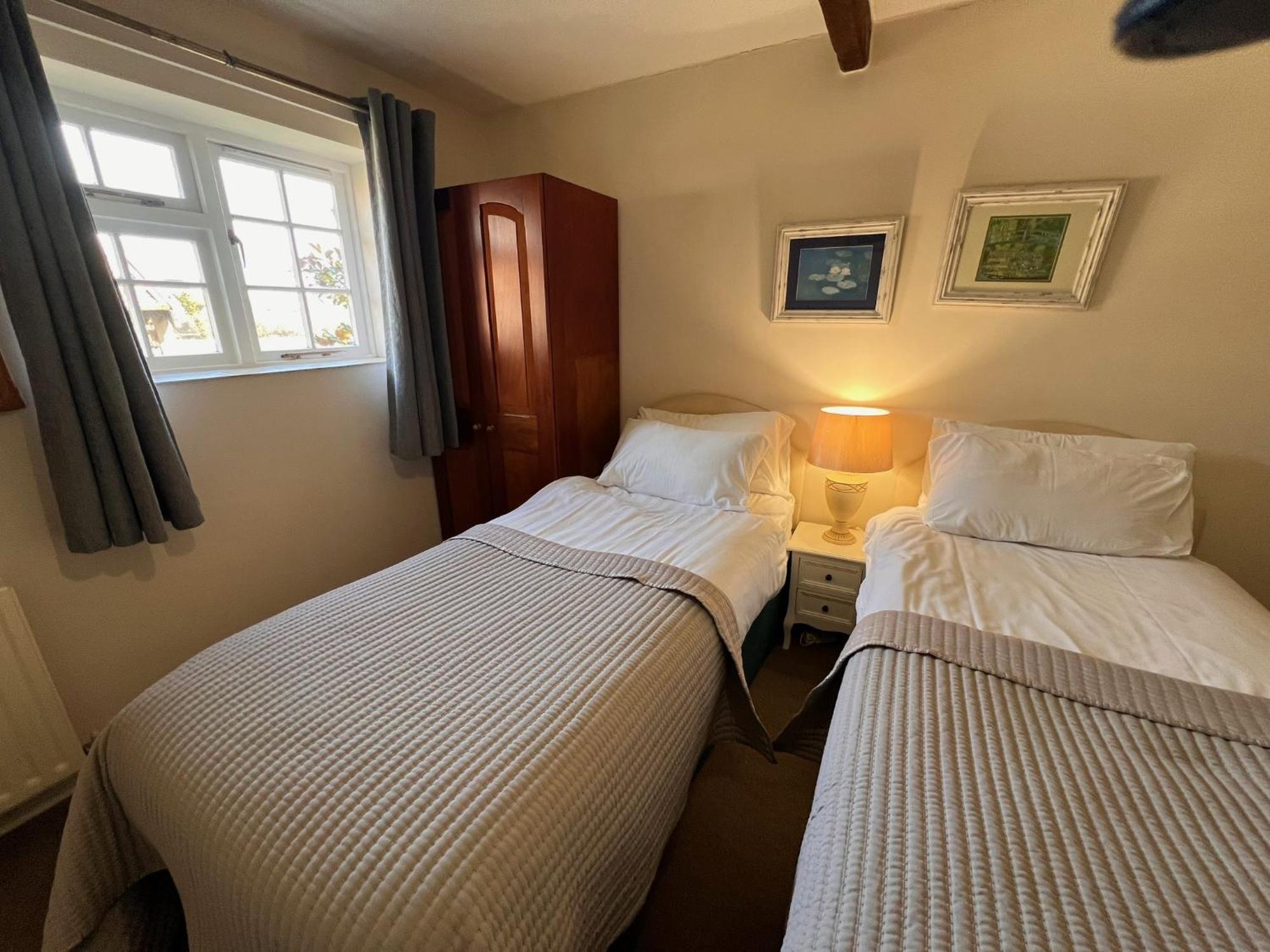 Hunston Mill Self Catering Dog Stay For Free Chichester Eksteriør billede