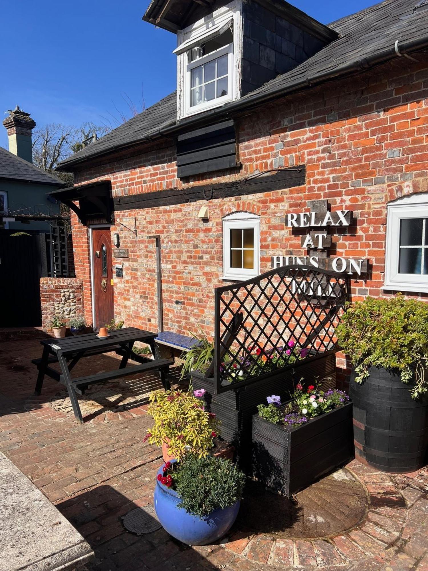 Hunston Mill Self Catering Dog Stay For Free Chichester Eksteriør billede