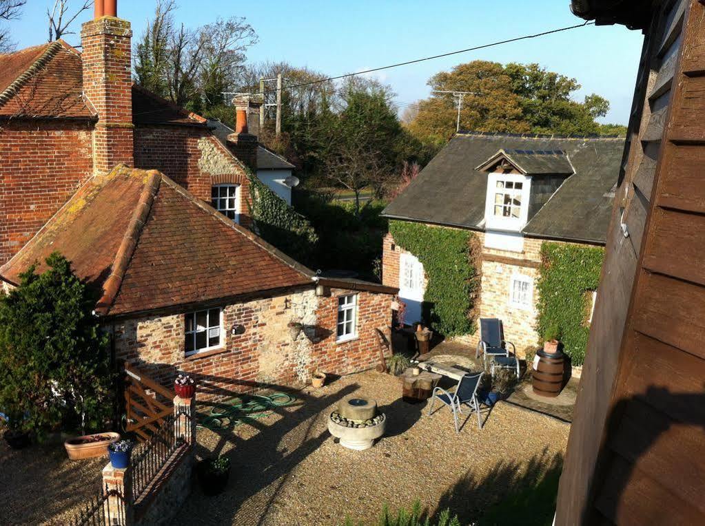Hunston Mill Self Catering Dog Stay For Free Chichester Eksteriør billede