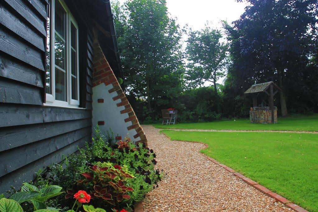 Hunston Mill Self Catering Dog Stay For Free Chichester Eksteriør billede